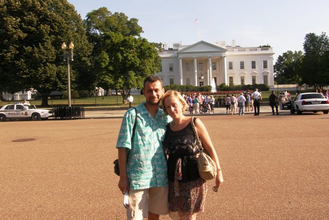 З дружиною Оленою коло Білого Дому