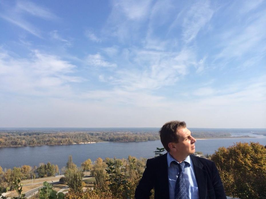 Перед виборами Олександр Черненко побував на Тарасовій горі. Фото з "Фейсбуку"