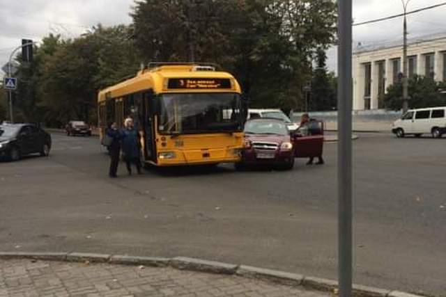 70322780_2295892653813378_2968276894975262720_n