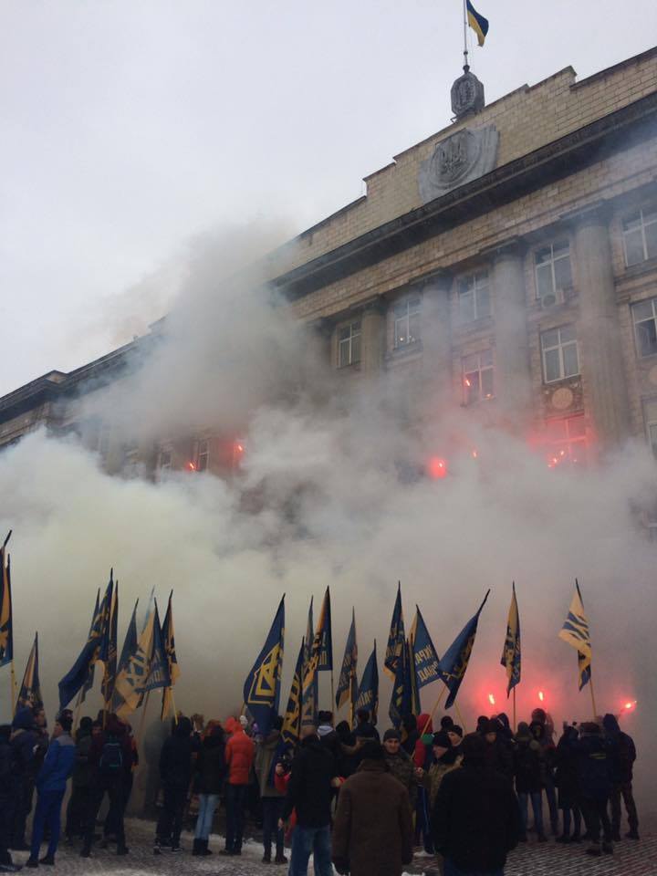 15203377_594261770765045_5317451426213021298_n