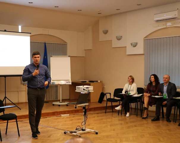 71845571_136914780997335_8365701882848477184_n