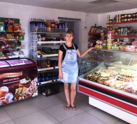 За сприяння служби зайнятості безробітна відкрила власний магазин