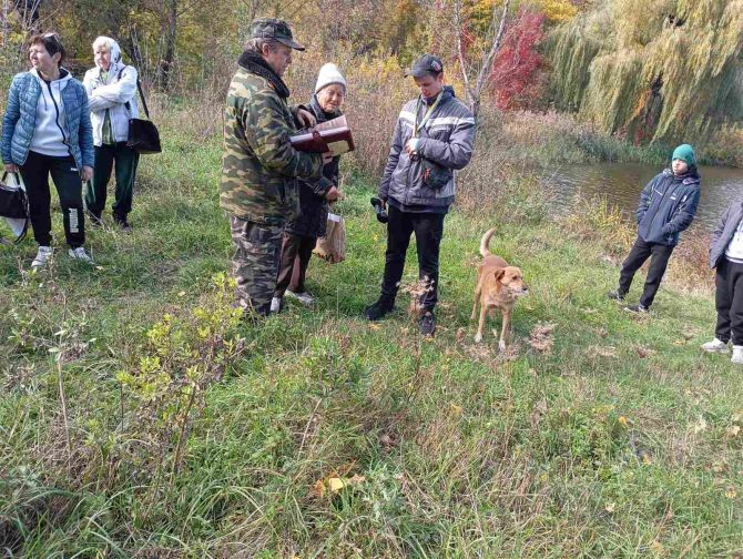 Анатолій Василенко вручає нагороди переможцям