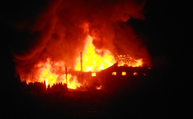 Пожежа станом на 5.57 у вівторок, 15 листопада (фото користувача Максончика з черкаського форуму - forum.ck.ua)