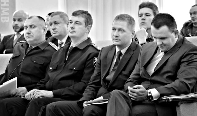 Прокурор Черкащини – крайній справа. Фото з «Фейсбуку» з сесії облради Маріанни Немченко