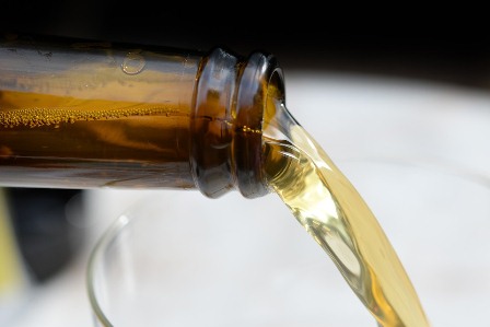 pouring-3733356_960_720