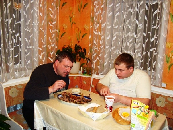 З вагою 134 кілограми 18-річний Олександр Попович розпочав свою участь у популярному телешоу «Зважені та щасливі» 
