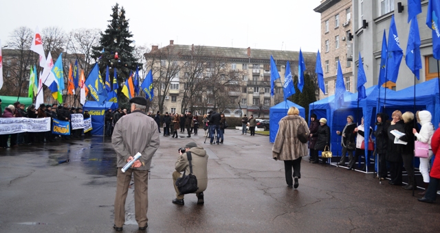 Операція "нейтралізація" - регіонали демонструють опозиції своїх прихильників