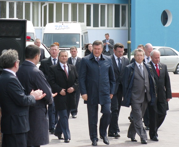 Президент Віктор Янукович приїхав відкривати Обласну дитячу лікарню