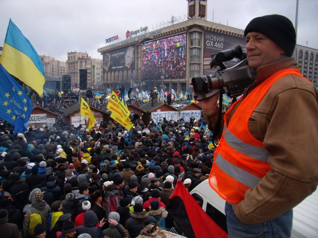 Степан Вінярський не лише став учасником Майдану, а й зняв відео звідти. Планує згодом зробити кліп