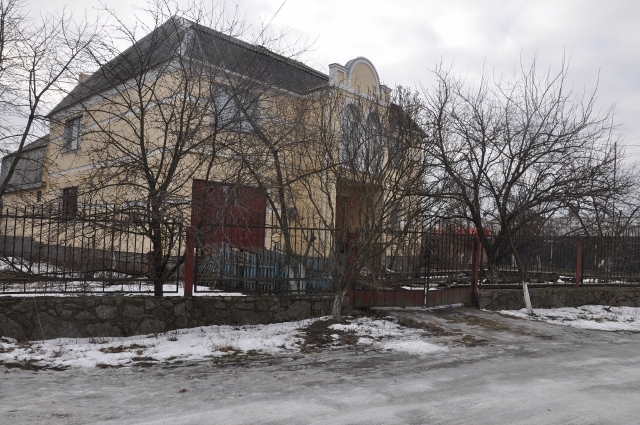 Будинок Юрія Шарапова, який охороняли вівчарки