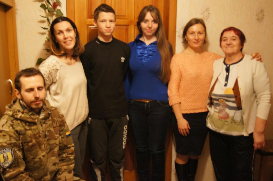 Яворина з Тарасом та його бабусею