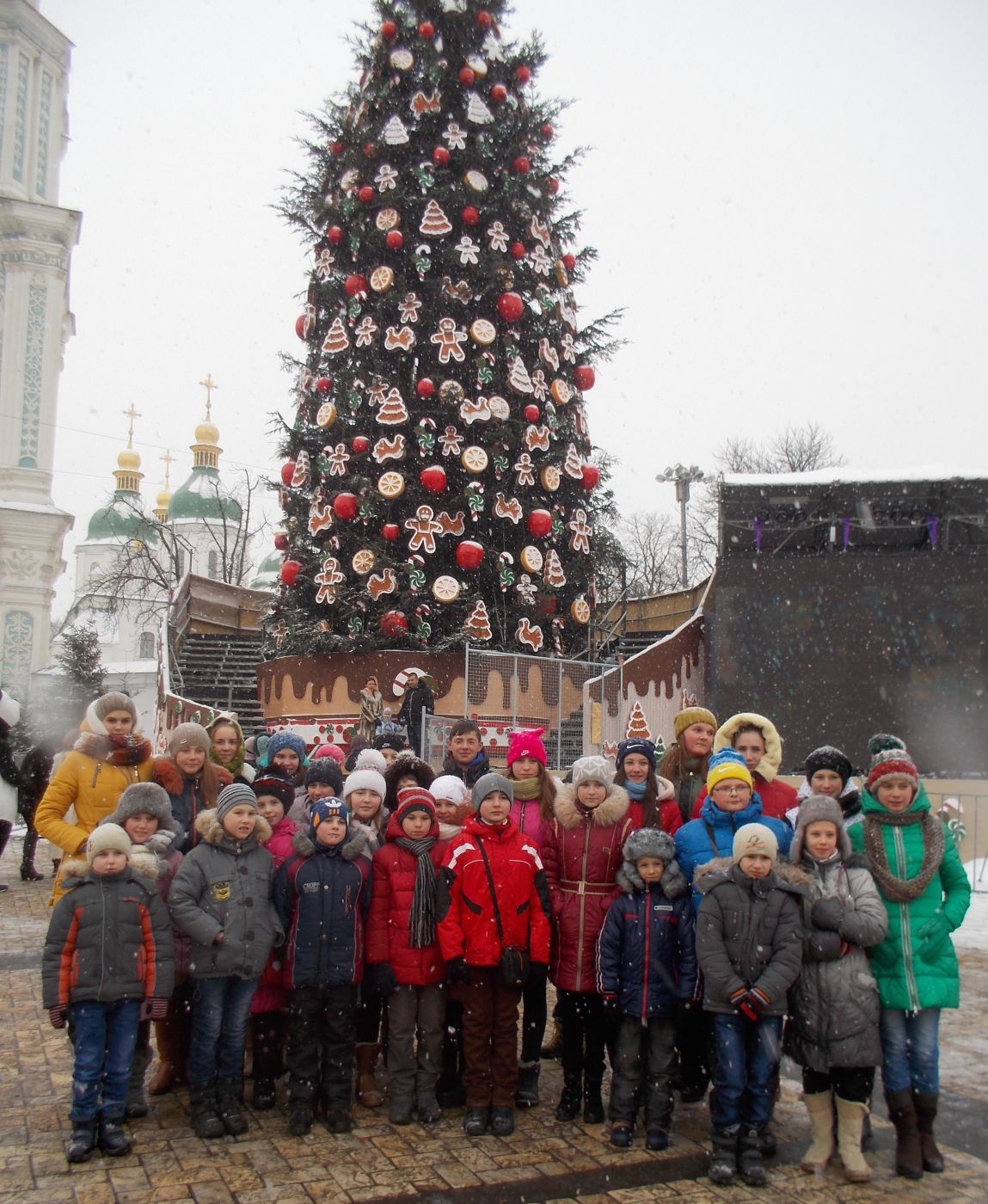 Золотоніські школярі біля столичної ялинки