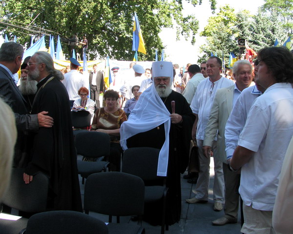Владика Софроній - серед запрошених на відкриття Президентом Віктором Януковичем оновленого Шевченківського музею у Каневі