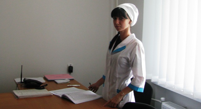 Чергова медсестра в приймальному відділенні