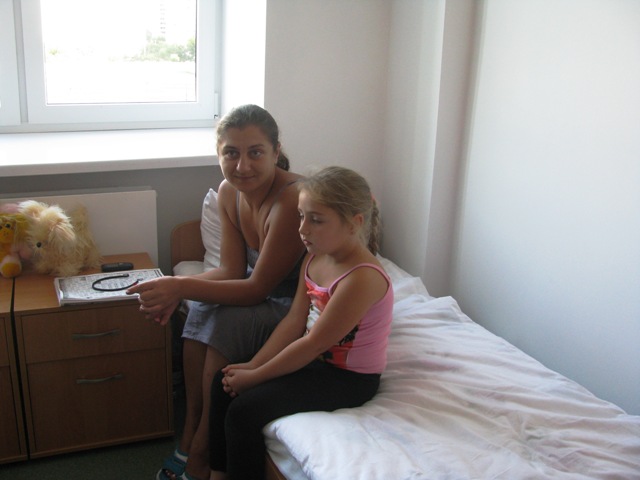 Леся Ансімова з донькою Каріною – перші пацієнти лікарні