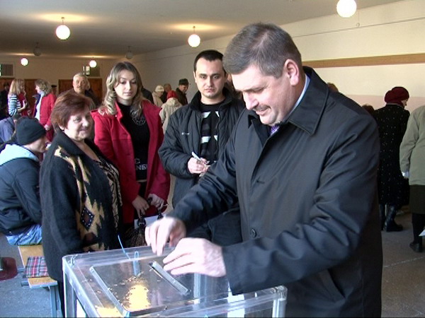 Для Євгена Влізло це перше голосування в Черкасах. До цього він був виборцем у Києві, за місцем проживання