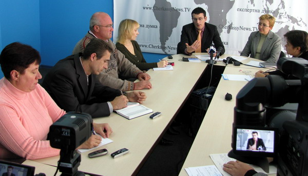 Черкаські журналісти розраховують, що напруга навколо ЗМІ знизиться після виборів