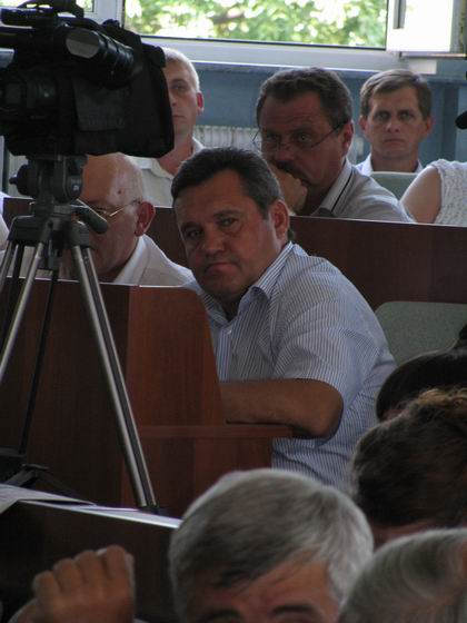 Прийшов на колегію ще один народний депутат - Сергій Терещук. Зараз багато його однопартійців у області вважають за перспективніше перехід з Народної партії до Партії регіонів.