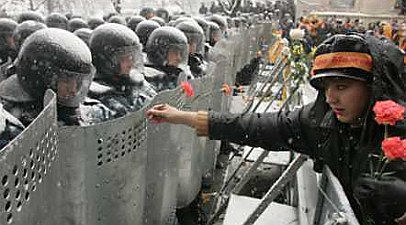Майдан-2004 був народною реакцією на владне свавілля.
