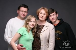 Cім'я Одаричів: Сергій з дружиною Анжелою та дітьми Наталею і Андрієм