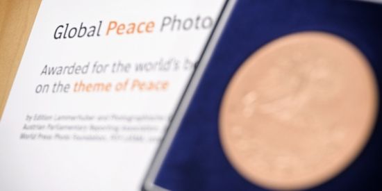 20221114-global_peace_photo_award_2022-zinner_fvz7361_20059066-750x375