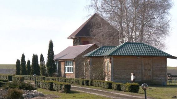 Переселенець із Запоріжжя будує готель на Черкащині. Суспільне Черкаси