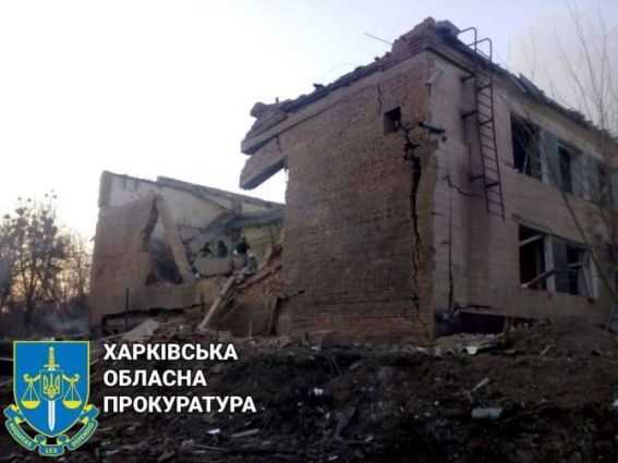 2022 рік,  РФ здійснили артилерійський обстріл м. Мерефа Харківського району, внаслідок чого зруйновано загальноосвітню школу та міський будинок культури.