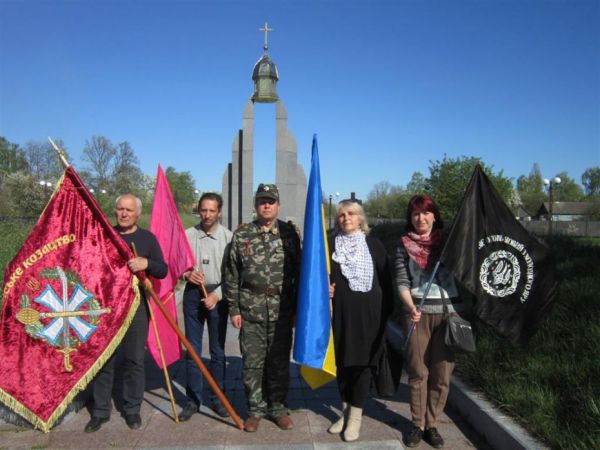 Делегація козаків Сміли вшанувала розстріляних борців за волю України